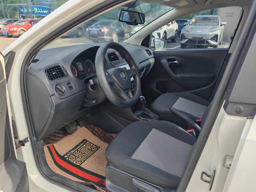 Volkswagen Polo 2017 car image #4