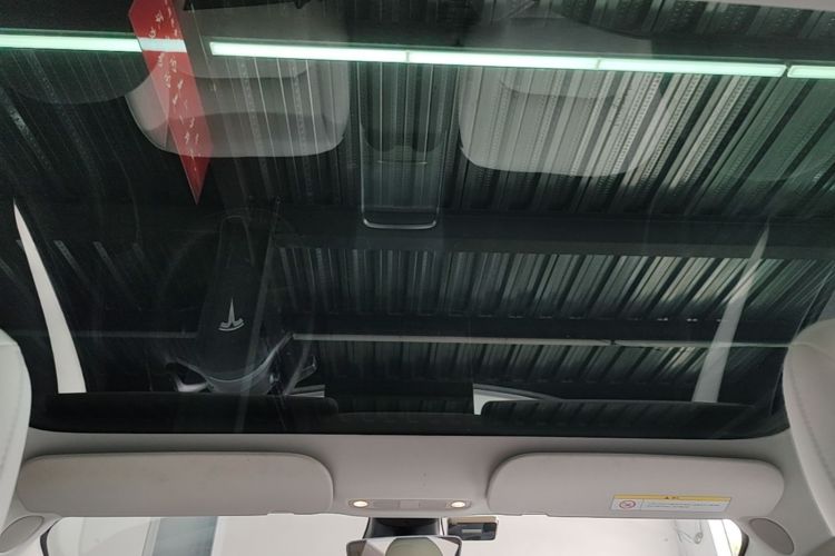 Tesla Model 3 2022 car image #18