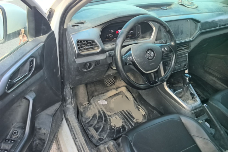 Volkswagen T-Cross 2020 immagine di auto #16