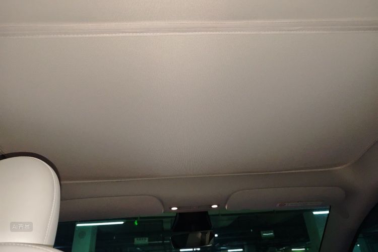 Tesla Model Y 2022 car image #20