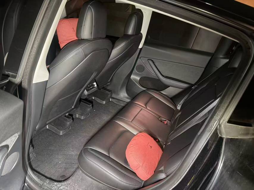 Tesla Model Y 2022 car image #3