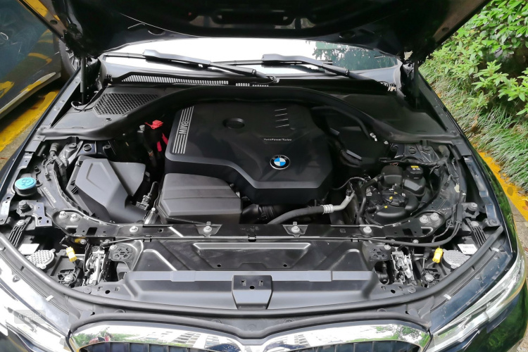 BMW 3 Series 2020 car image #22