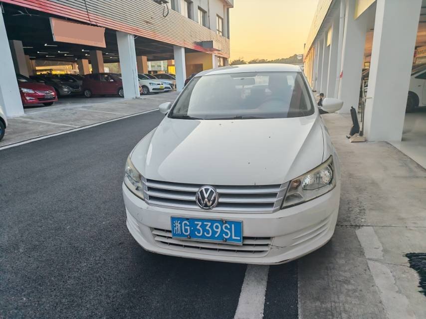 Volkswagen Santana 2014 car image #2