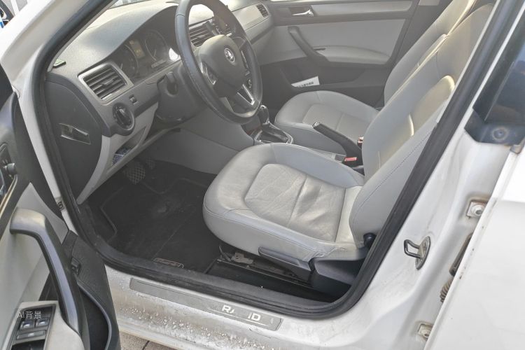 Skoda Rapid 2014 #17 Skoda Rapid 2014 image de voiture #17