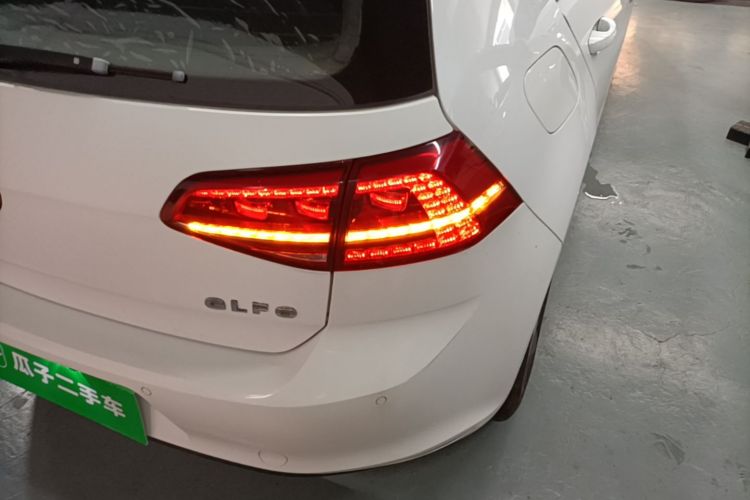 Volkswagen Golf 2015 car image #8