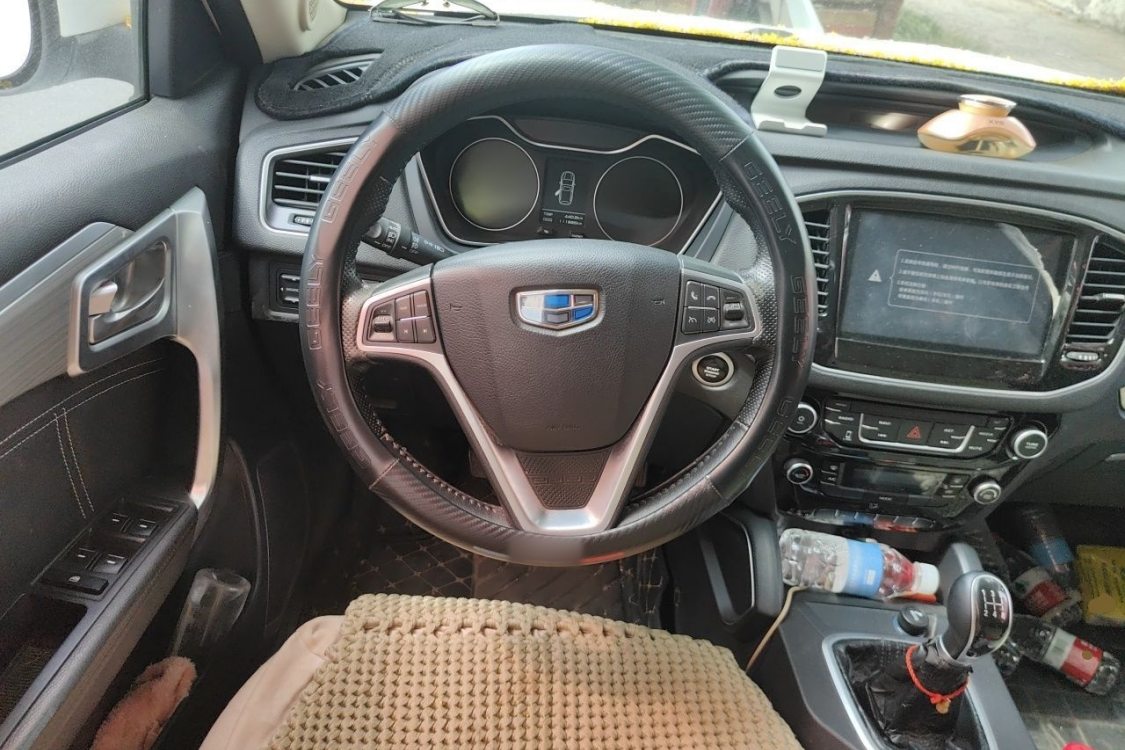 GEELY Vision X6 2017 immagine di auto #22