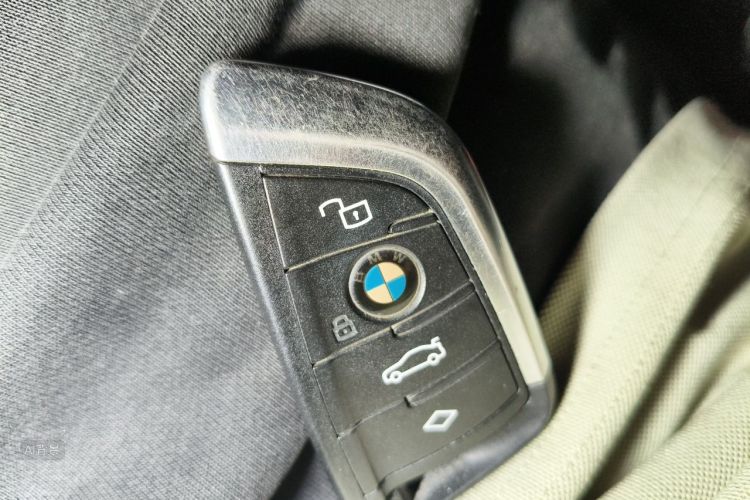 BMW 3 Series 2021 #10 BMW 3 Series 2021 car image #10