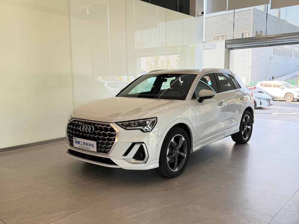 Audi Q3 2024 Audi Q3 2024 car image