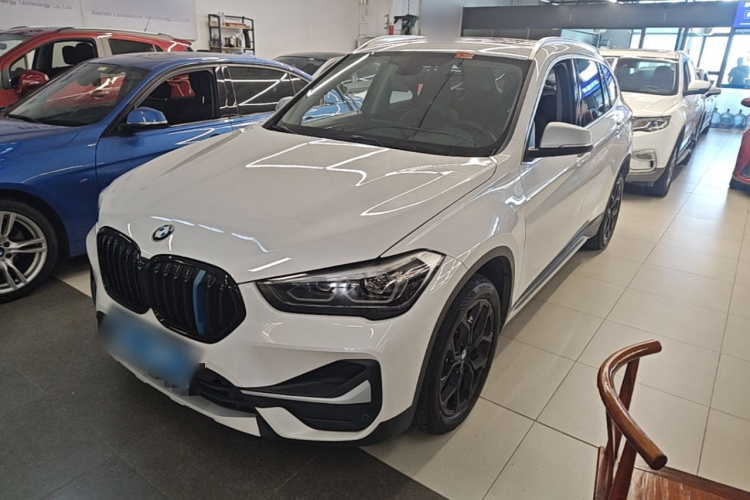 BMW X1 2022 car image #2
