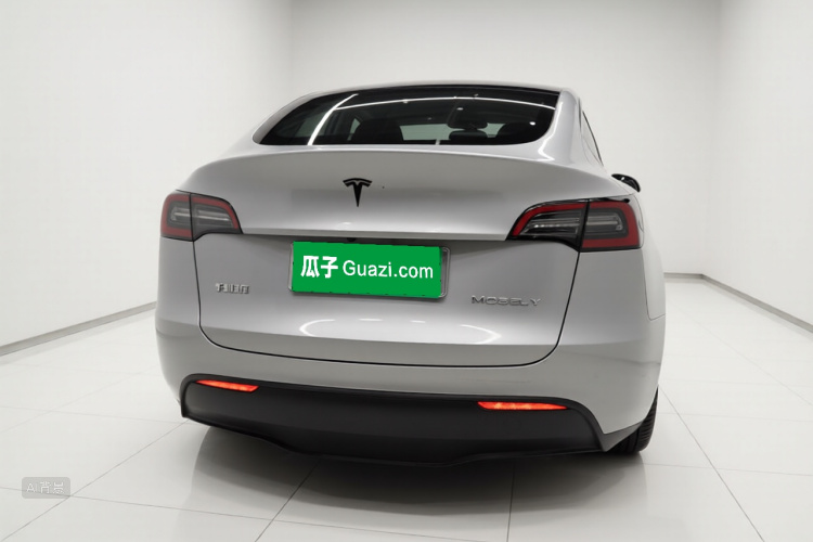 Tesla Model Y 2022 #6 Tesla Model Y 2022 car image #6