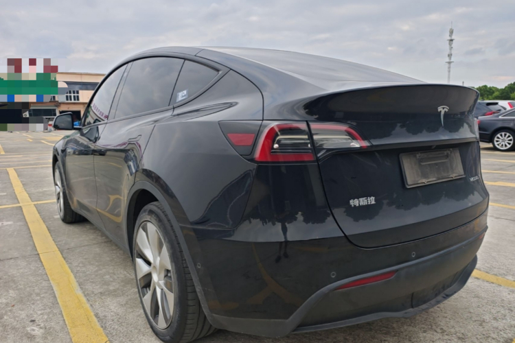 Tesla Model Y 2022 #5 Tesla Model Y 2022 car image #5