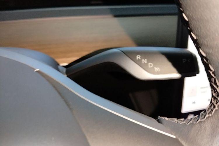 Tesla Model Y 2021 car image #14