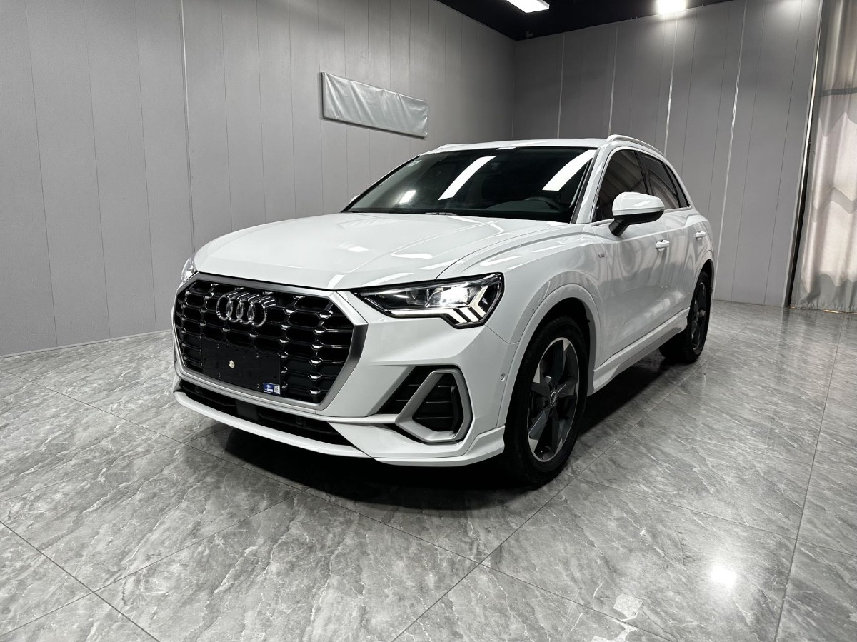 Audi Q3 2022 Audi Q3 2022 car image
