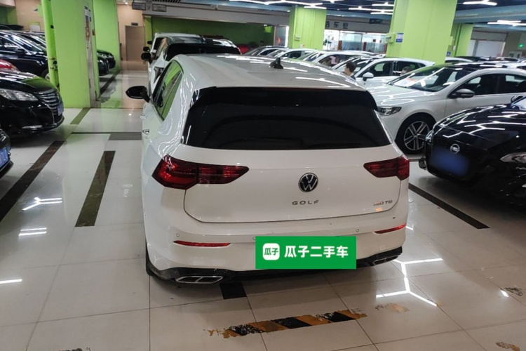 Volkswagen Golf 2024 car image #6