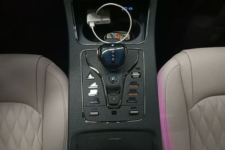 BYD Han 2024 car image #14
