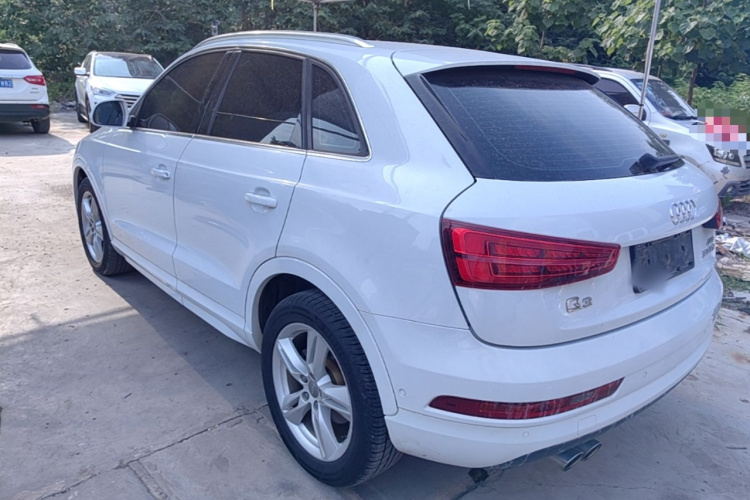 Audi Q3 2016 car image #5