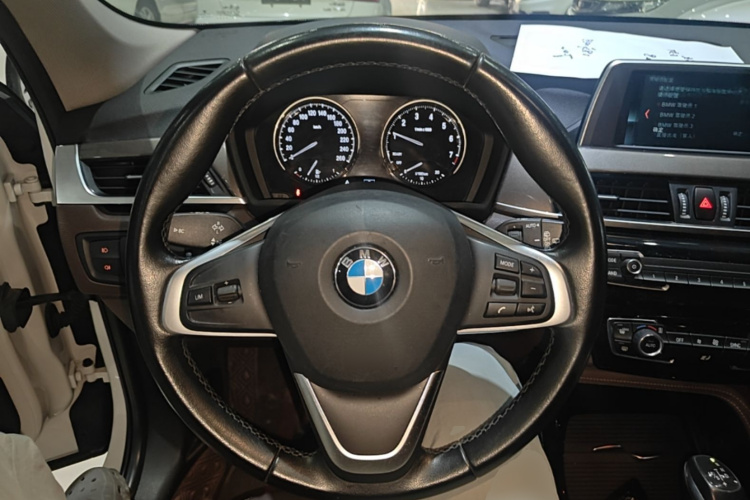 BMW X1 2018 car image #11
