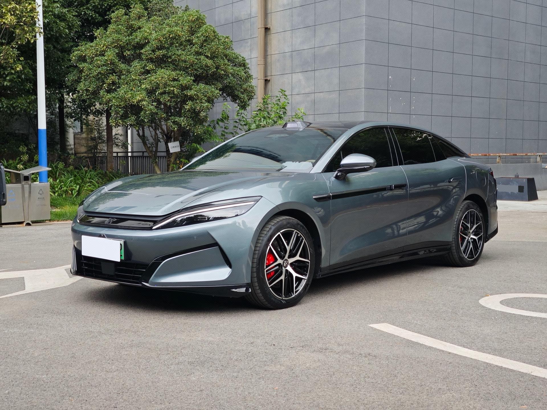 BYD HanL 2025 BYD HanL 2025 car image
