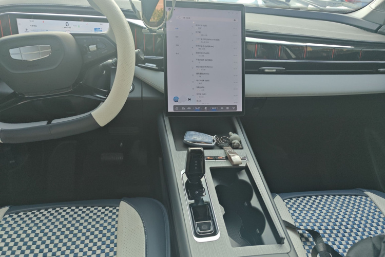 GEELY Boyue L 2024 immagine di auto #10