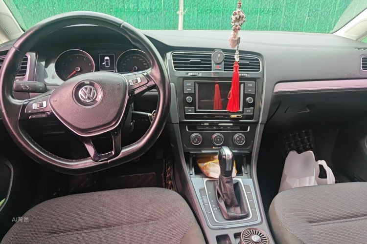 Volkswagen Golf 2018 car image #11