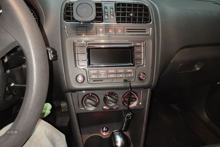 Volkswagen Polo 2015 #15 Volkswagen Polo 2015 car image #15