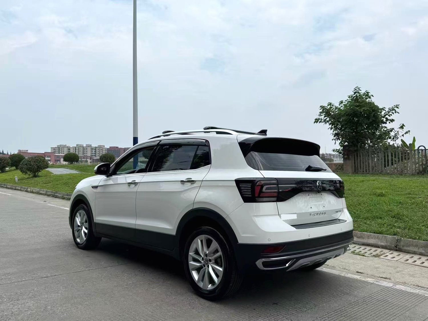 Volkswagen T-Cross 2022 imagen de coche #6