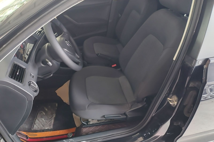 Volkswagen Santana 2017 car image #23