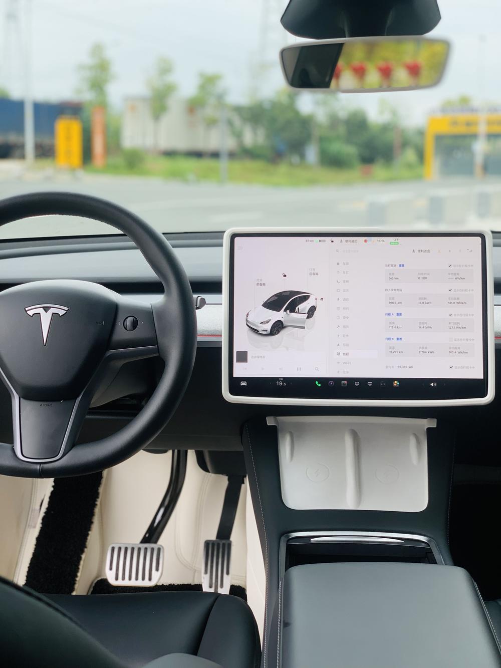 Tesla Model Y 2024 #12 Tesla Model Y 2024 car image #12