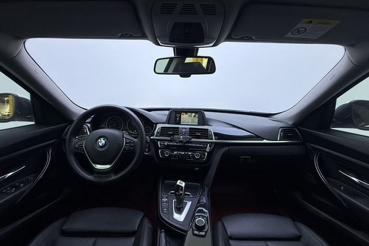 BMW 3 Series GT 2018 #15 BMW 3 Series GT 2018 car image #15
