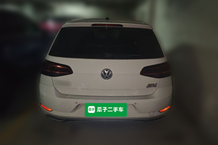 Volkswagen Golf 2020 car image #4