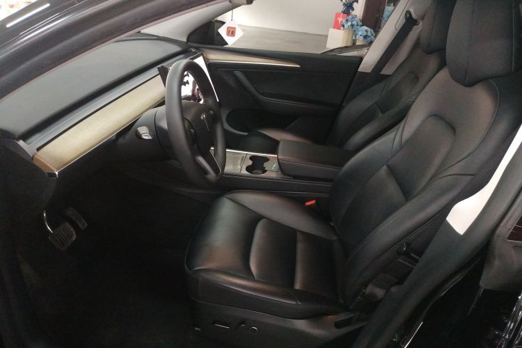 Tesla Model Y 2023 #19 Tesla Model Y 2023 car image #19