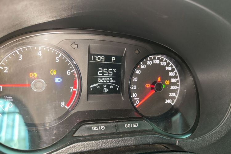 Volkswagen Polo 2018 car image #12
