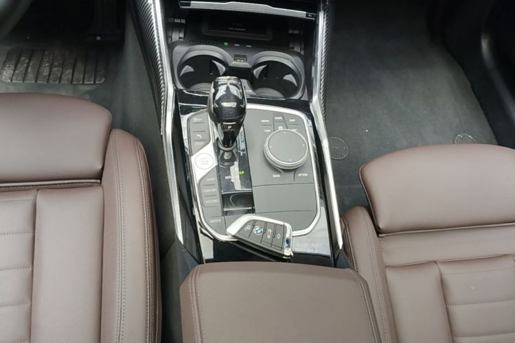 BMW 3 Series 2020 car image #14
