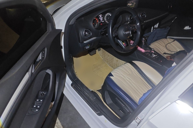 Audi A3 2018 immagine di auto #9