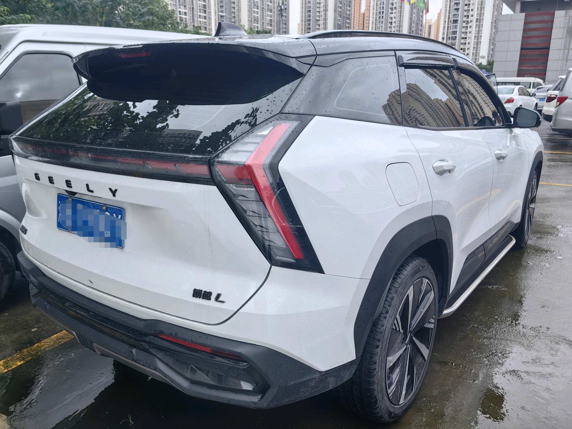 GEELY Boyue L 2023 car image #3