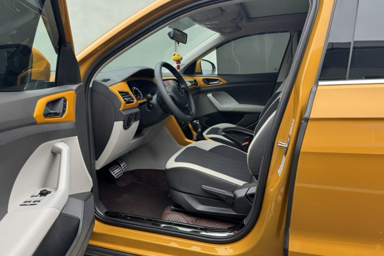 Volkswagen T-Cross 2021 car image #10