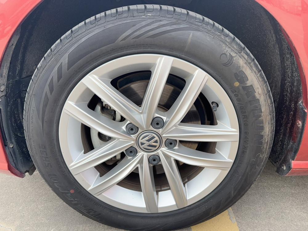Volkswagen Golf 2019 car image #9