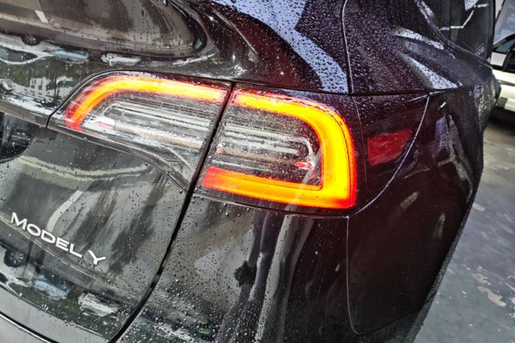 Tesla Model Y 2022 #8 Tesla Model Y 2022 car image #8