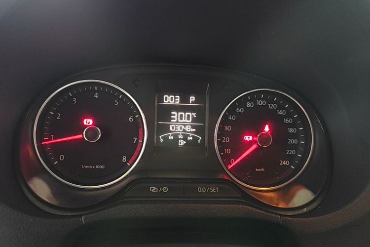 Volkswagen Polo 2016 car image #12