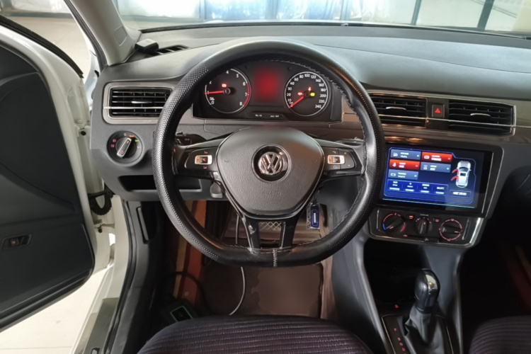 Volkswagen Santana 2019 car image #11