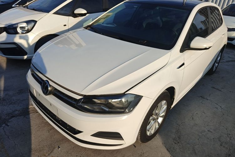 Volkswagen Polo 2021 car image #2