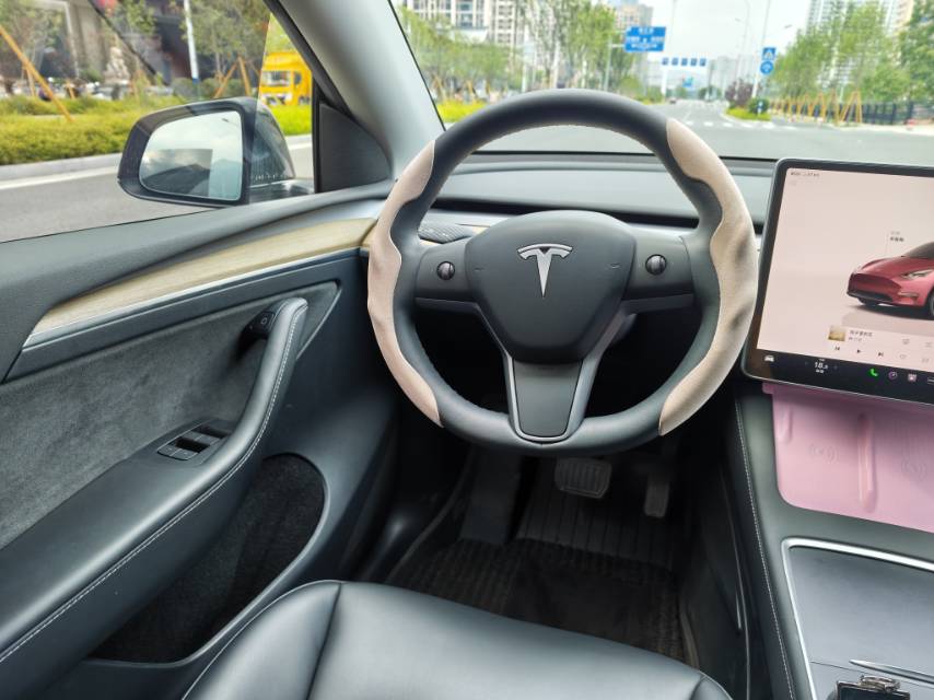 Tesla Model Y 2022 #10 Tesla Model Y 2022 car image #10