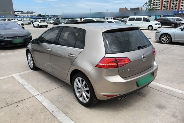 Volkswagen Golf 2014 car image #5
