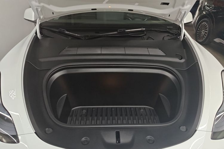 Tesla Model Y 2024 #20 Tesla Model Y 2024 car image #20