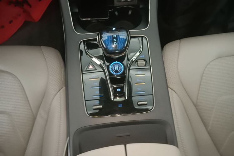 BYD Han 2024 car image #14