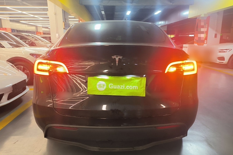 Tesla Model Y 2022 #6 Tesla Model Y 2022 car image #6