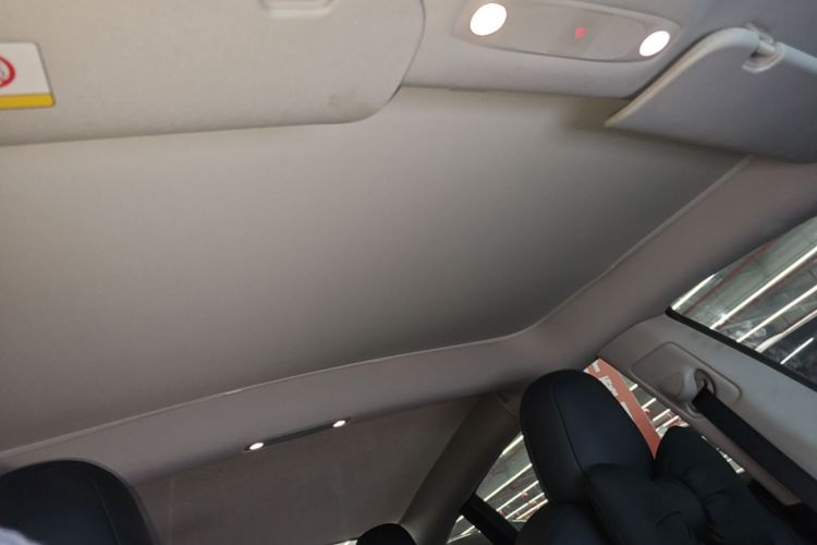 Tesla Model 3 2021 car image #20