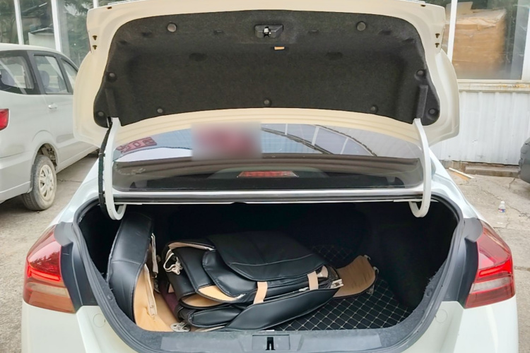 GEELY Emgrand 2021 car image #19