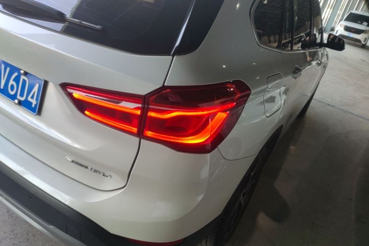 BMW X1 2019 car image #8