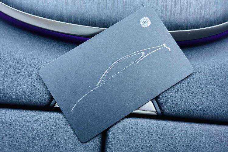 MI SU7 2025 immagine di auto #9